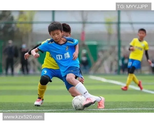 黄晨足球：追逐梦想的绿茵之路与青春的激情碰撞